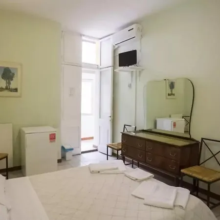 アル パンテオン コン トーマス マン ベッド・アンド・ブレックファスト 3*